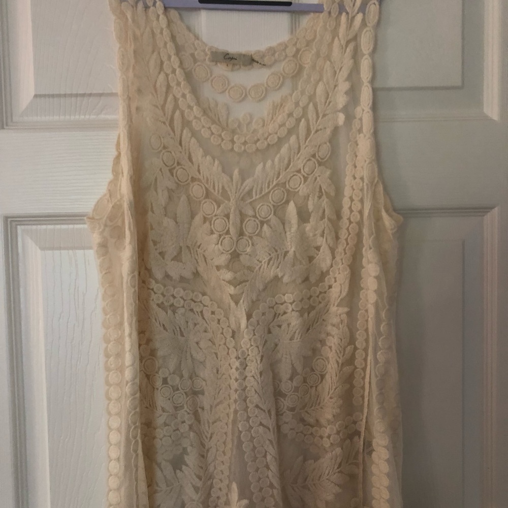 Delicate woven knit vest in ivory